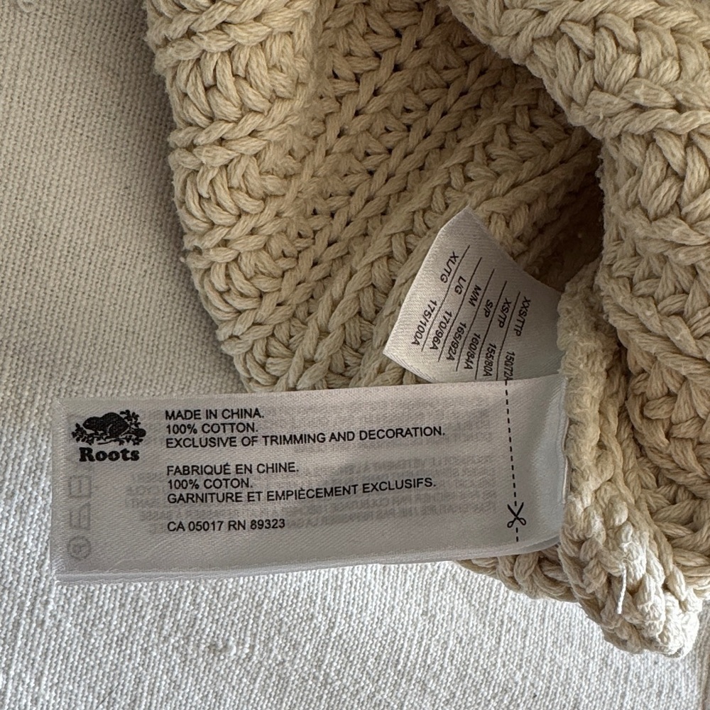 Roots Cabin Cream Knit Crewneck Sweater Size Small - Picture 4 of 6